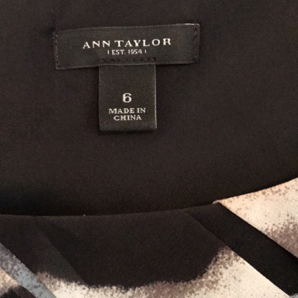 EUC ANN TAYLOR SLEEVELESS RUCHED DRESS. BLACK/GRAY/CREAM PATTERN. SIDE ZIP SZ 6 - Picture 2 of 7